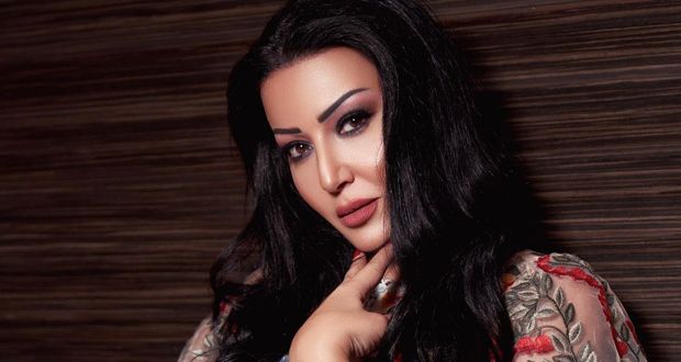 سمية الخشاب تحرر محضراً ضد منتج سينمائي