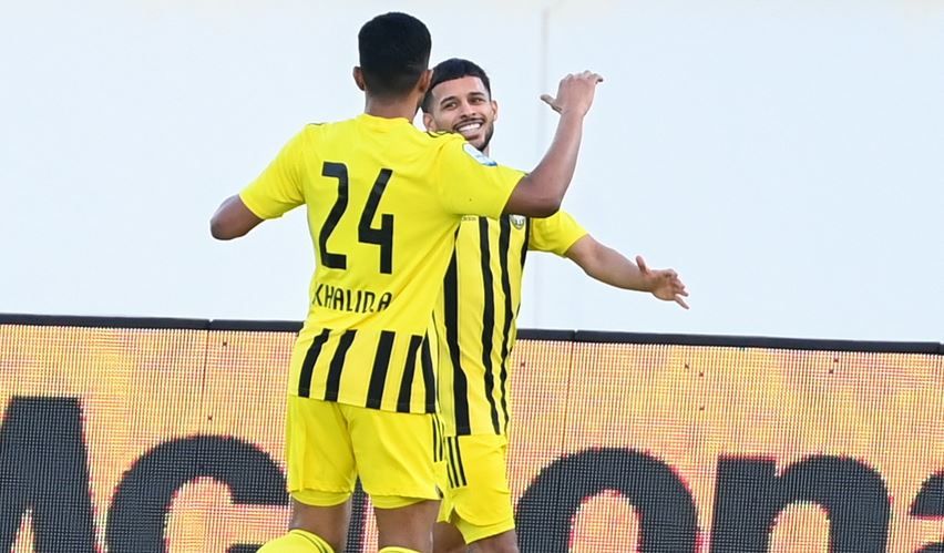 الامارات | العين يفقد فرصة المنافسة على لقب الدوري بعد الخسارة من كلباء