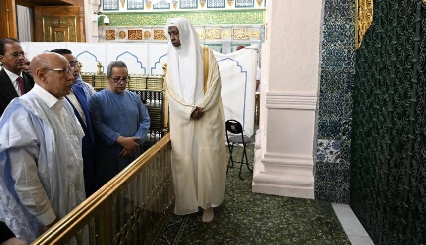 الرئيس الموريتاني يزور المسجد النبوي
