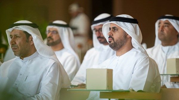 ذياب بن محمد يشهد محاضرة «رؤية أشمل لواقع الزراعة المستدامة» التي نظمها مجلس محمد بن زايد