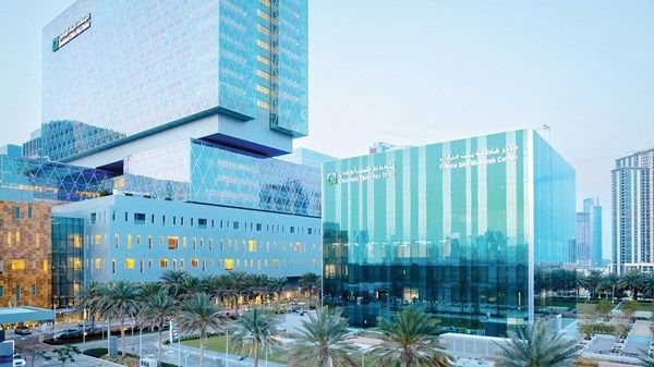 كليفلاند كلينك أبوظبي: نجاح عملية زراعة رئتين لشاب مواطن