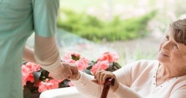 حالات يعد المسن بموجبها معرضا للخطر وفقا لقانون رعاية المسنين