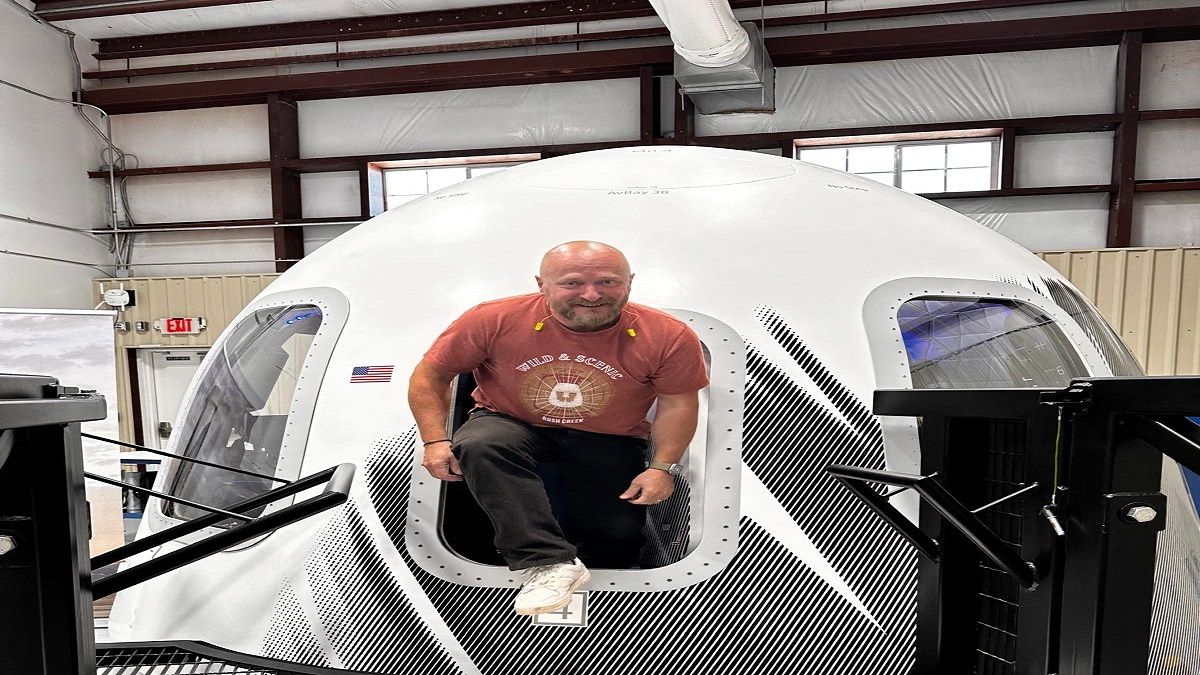 الامارات | فرنسي يستعد لتحقيق حلم الطفولة بالسفر إلى الفضاء لبضع دقائق