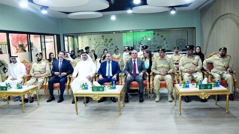 الامارات | شرطة دبي تبحث استراتيجيات تعزيز الأمن مع مسؤولين دوليين