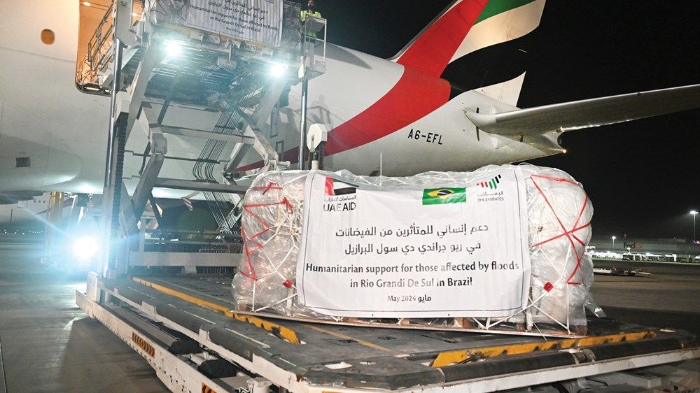 تنفيذاً لتوجيهات رئيس الدولة.. الإمارات ترسل أول طائرة إغاثية تحمل 100 طن لمتضرري الفيضانات في البرازيل
