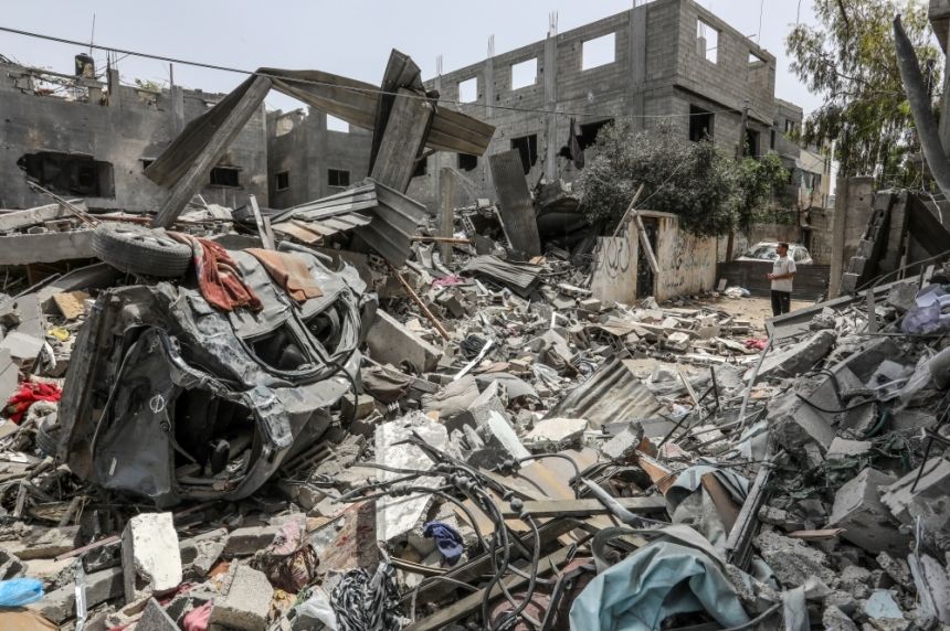 استشهاد 21 فلسطينياً في قصف للاحتلال على مخيم النصيرات