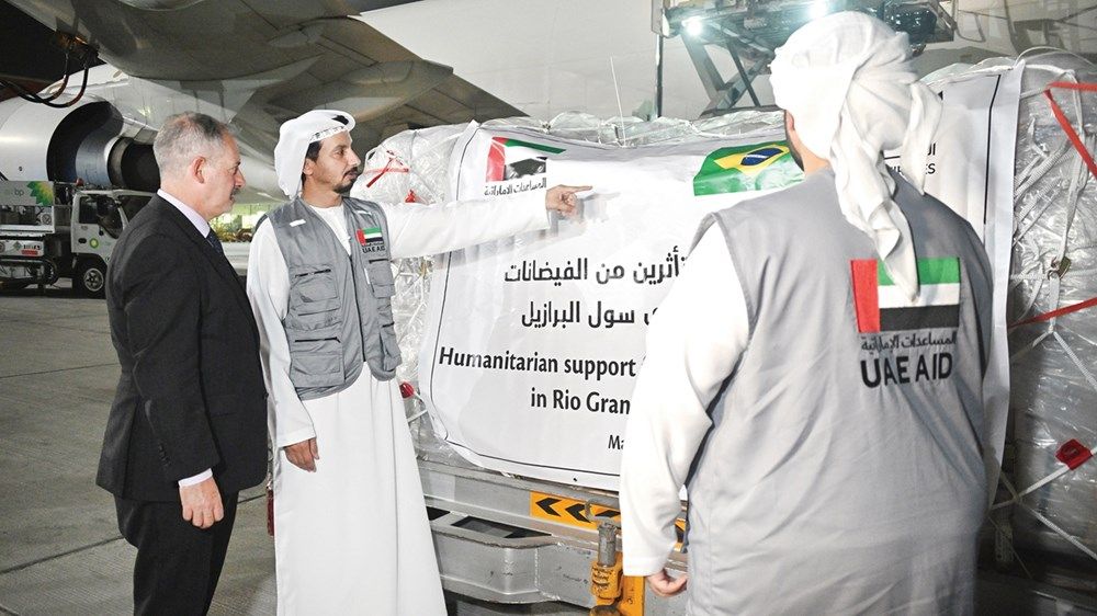 تنفيذاً لتوجيهات رئيس الدولة.. الإمارات ترسل أول طائرة إغاثية تحمل 100 طن لمتضرري الفيضانات في البرازيل
