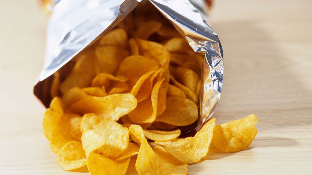الامارات | تسبب بحادثة وفاة.. سحب منتج "رقائق بطاطس" من ولاية أمريكية