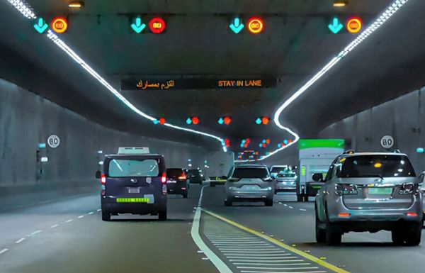 أبوظبي للتنقل ينجز مشروعاً لتحديث أنظمة الطاقة النظيفة في نفق الشيخ زايد