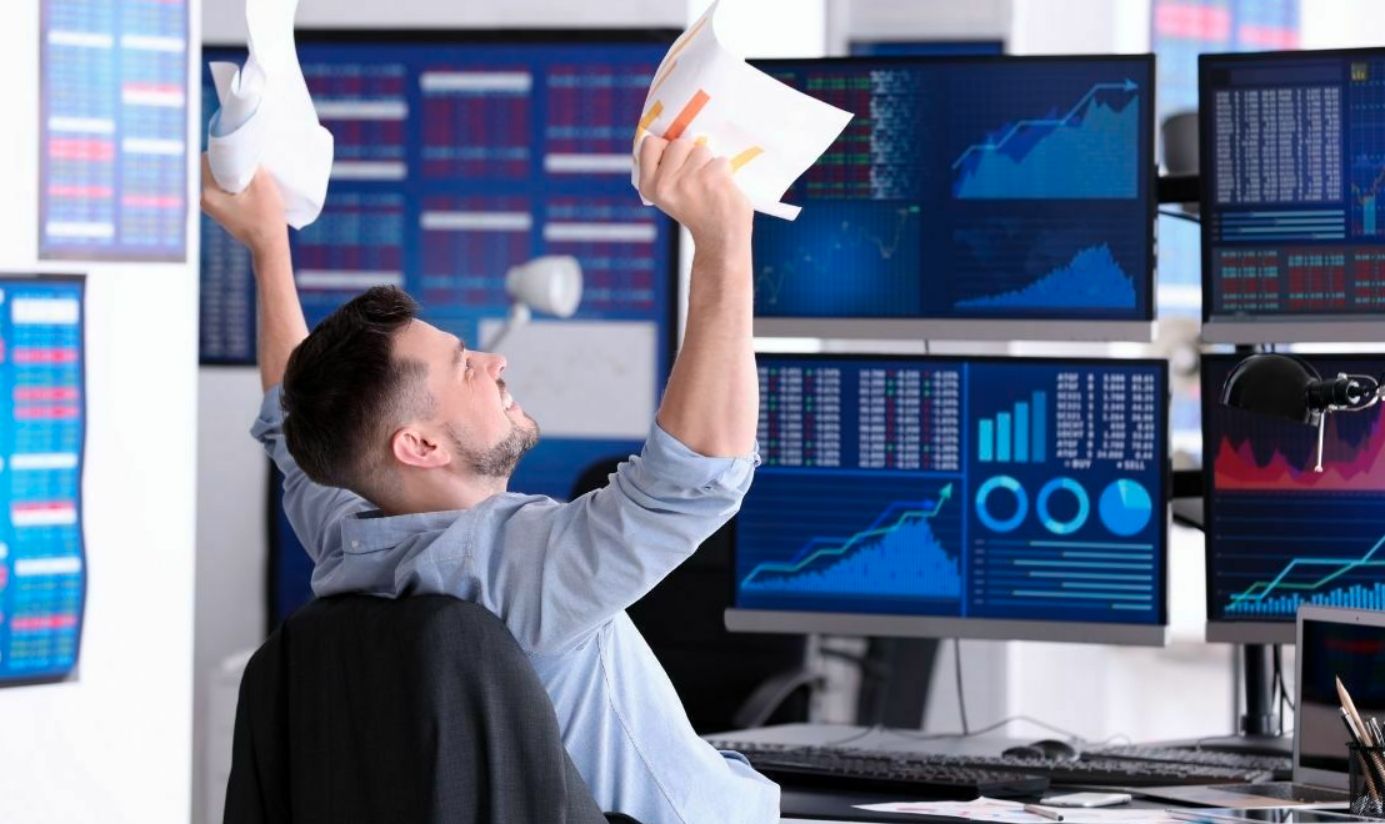 إليكم كيف حقق متداول العملات المشفرة أكثر من 100 ألف دولار بتغريدتين؟