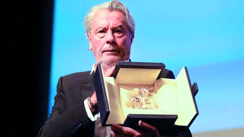 الامارات | لتأكيد صحة نسبها.. «حفيدة» آلان ديلون: أريد فحص «DNA»