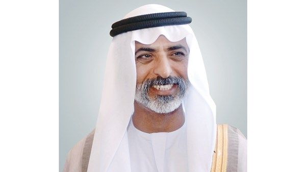 نهيان بن مبارك وسلطان النيادي يشاركان الشباب "استكشاف الذكاء الاصطناعي"
