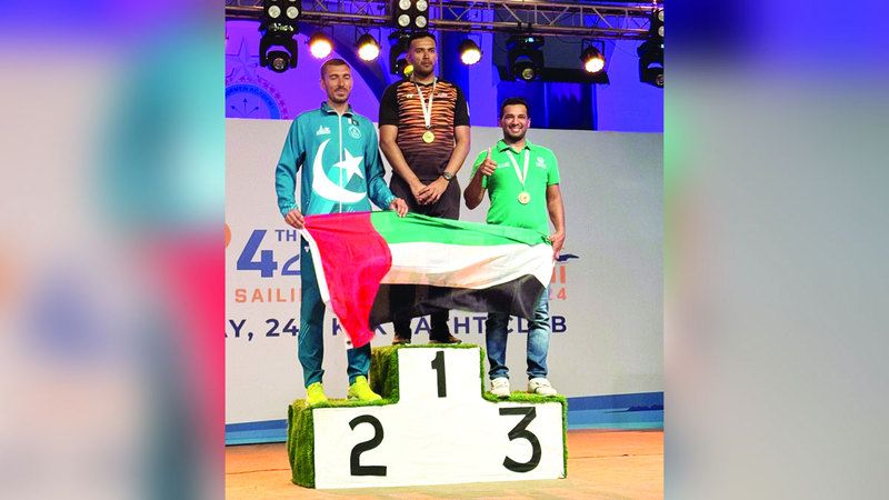 الامارات | عادل خالد ينتزع برونزية «دولية باكستان» للشراع الحديث