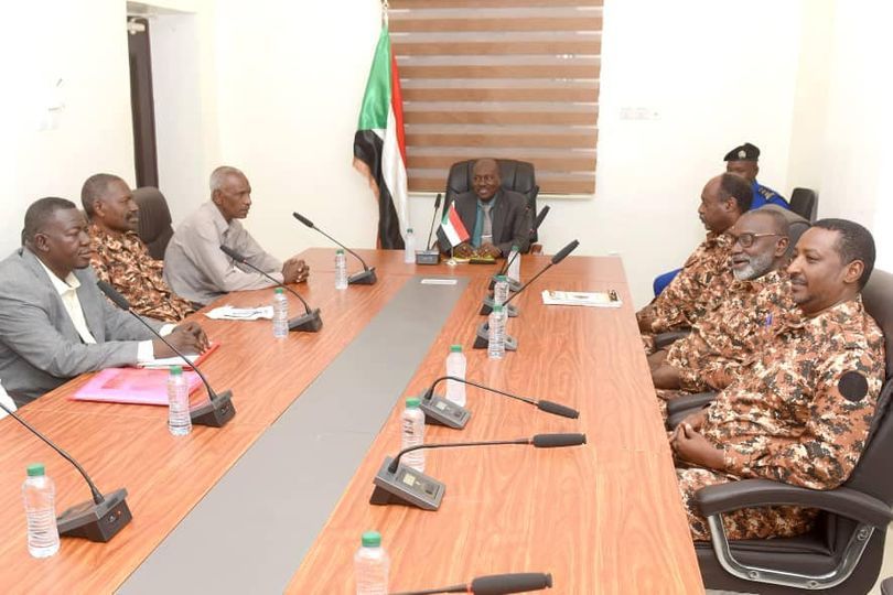 وزير الداخلية المكلف يلتقي باللجنة العليا للاستنفار والمقاومة الشعبية بولاية الخرطوم