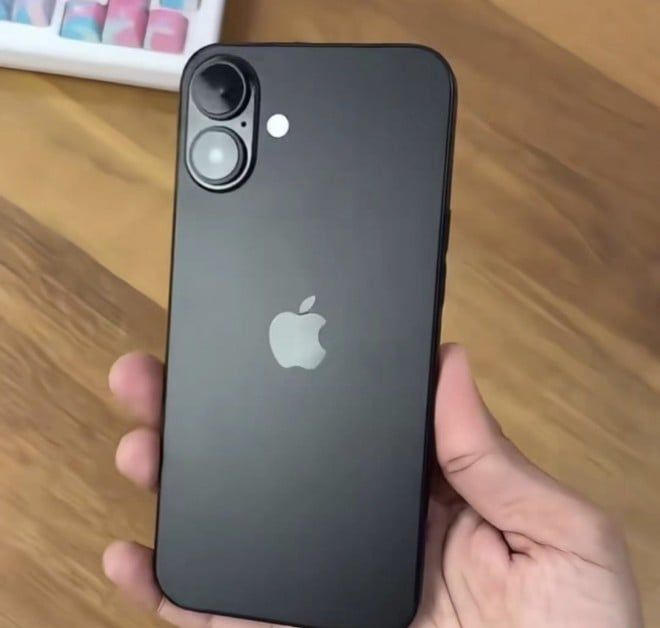 تكنولوجيا: صور مسربة تكشف تصميم هاتف iPhone 16.. الكاميرا أبرز التغييرات