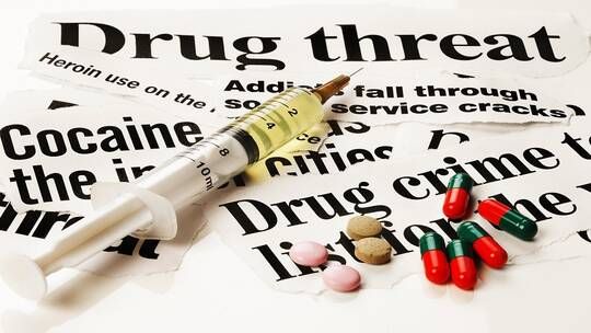 الخليج اليوم .. الكويت.. تفكيك شبكة تهريب مخدرات يقودها مفتش جمارك