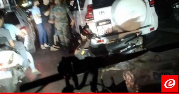 الاهالي يعيقون مرور سيارة لليونيفيل قرب مفرق عين الدلبة في الضاحية الجنوبية