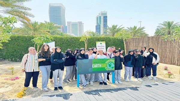 «أرضنا الخضراء» تزرع كورنيش أبوظبي