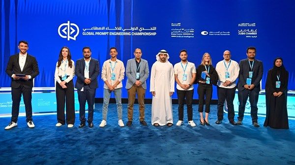 حمدان بن محمد يشهد حفل تكريم الفائزين في النسخة الأولى من "التحدي الدولي للذكاء الاصطناعي"