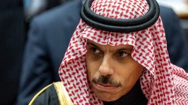 الخليج اليوم .. وزير الخارجية السعودي يجري اتصالاً بنظيره الإيراني المكلف