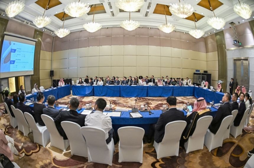 وزير المالية: "الوطني للتخصيص" ساهم في ترسية 60 عقدًا بـ 8 قطاعات