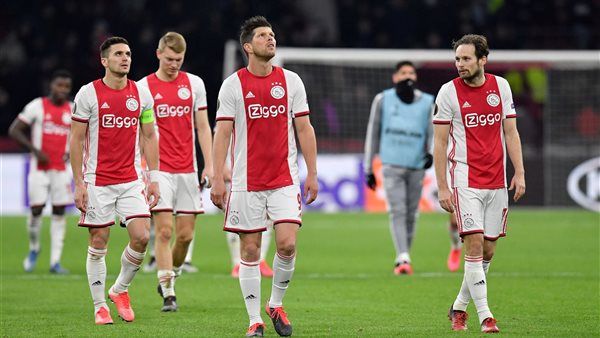 ماركا فوتا: آياكس تعاقد مع لاعبين سيئين للغاية ينظرون لـ الأموال