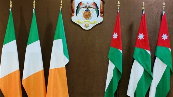وزيرا خارجية الأردن وإيرلندا يبحثان جهود وقف إطلاق النار في غزة