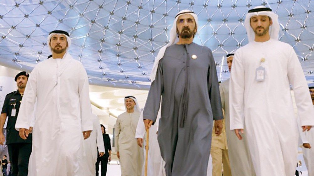 محمد بن راشد: «مطار زايد» تحفة معمارية زانها اسم المؤسس