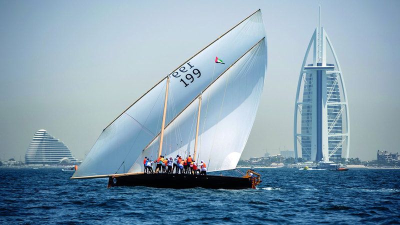 الامارات | عدسات عالمية تبرز جمال شواطئ دبي في «القفال 33»