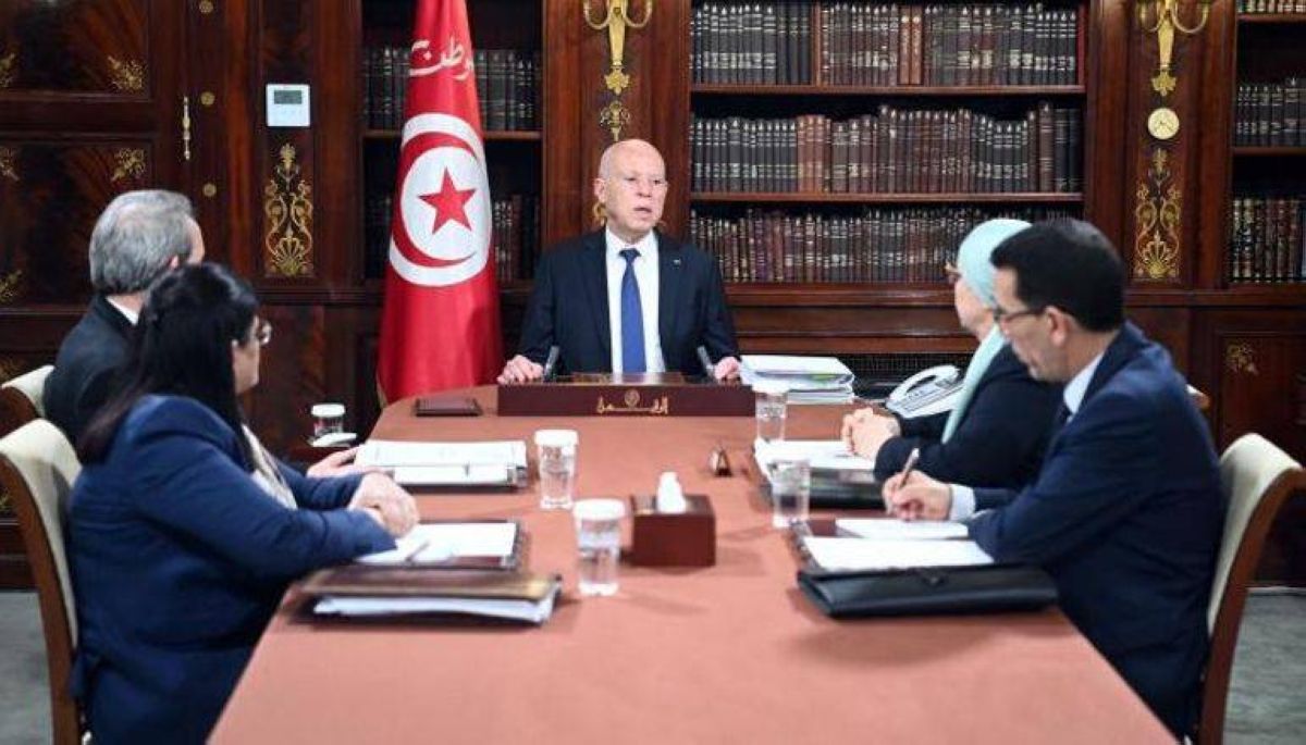 الرئيس التونسي يوجه بتعديل قانوني لمحاسبة الإخوان