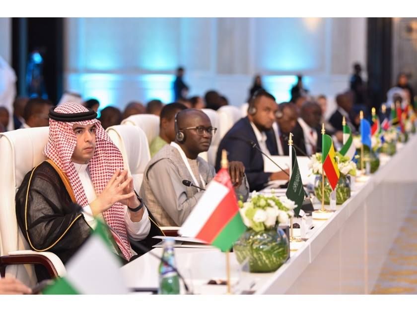 وزير العمل: لدينا عمالة ماهرة جاهزة لتصديرها للسوق الخارجية