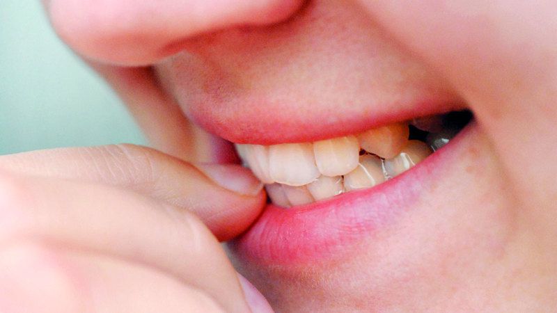 الامارات | عادة سيئة تتسبب في التهاب الظفر