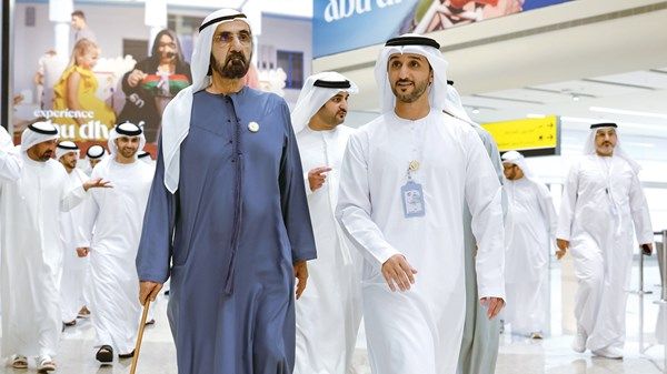 محمد بن راشد: «مطار زايد» تحفة معمارية زانها اسم المؤسس
