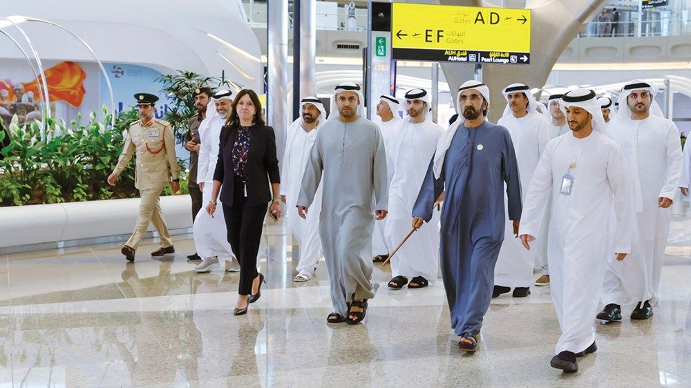 محمد بن راشد: «مطار زايد» تحفة معمارية زانها اسم المؤسس