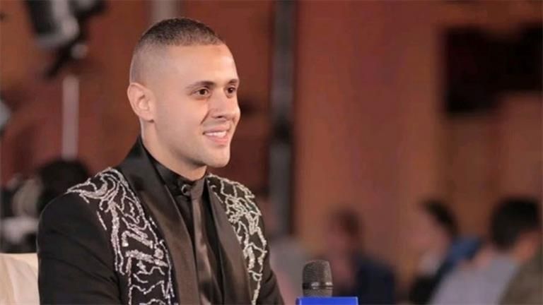 "رايح يشتري ديكورات من تركيا".. مصدر يكشف تفاصيل ضبط مصمم أزياء شهير حاول تهريب 55 ألف دولار