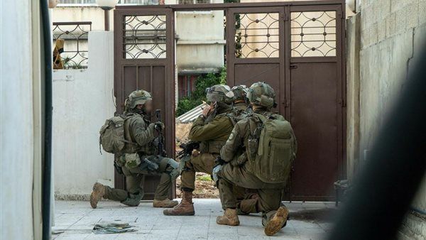 الاحتلال الإسرائيلي يقتحم مستشفى العودة في جباليا