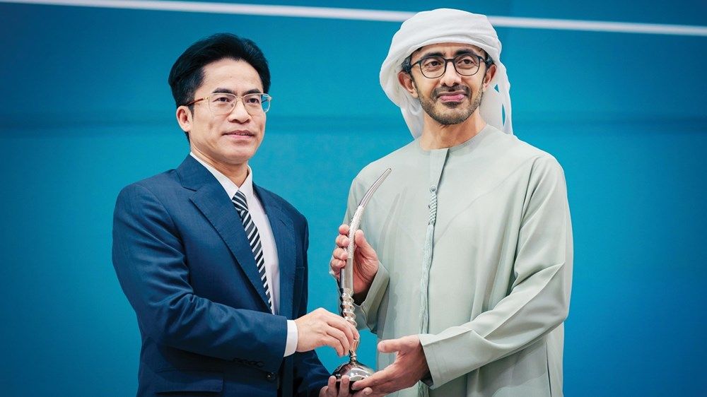 عبدالله بن زايد: بناء مستقبل مشرق يرتكز على الكفاءة والإبداع