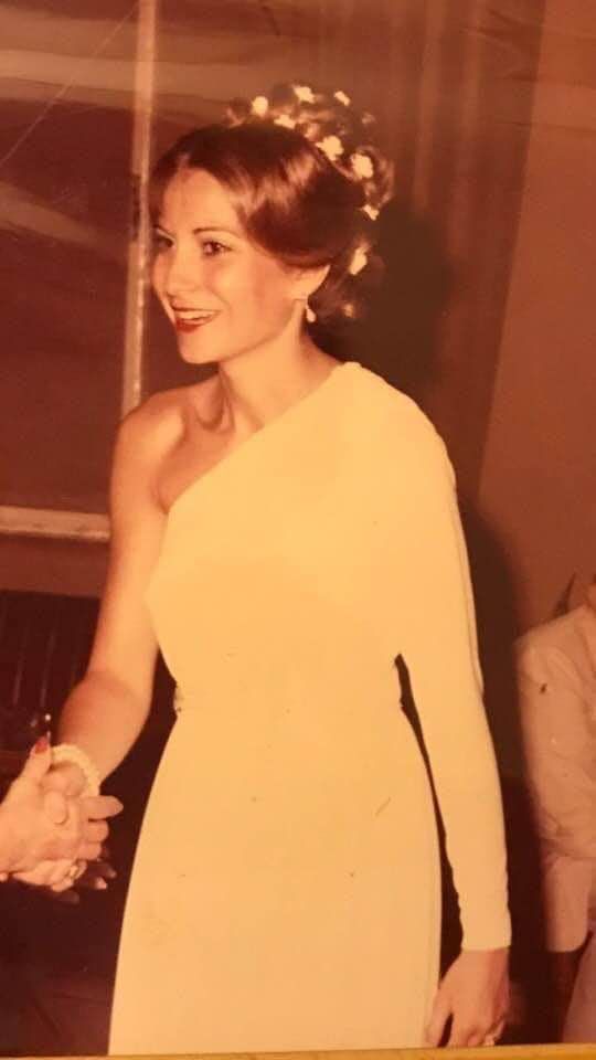 في سن الشباب.. صورة نادرة لـ والدة “يسرا اللوزي” التي توفيت قبل أيام