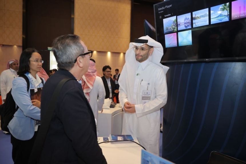 صور.. المملكة تستعرض أبرز مشاريعها بمنتدى المياه في إندونيسيا