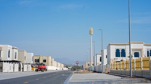"كهرباء الشارقة" تنجز الشبكة الكهربائية لمجمع الساف السكني