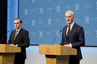 وزير الخارجية يجري اتصالاً هاتفياً برئيس وزراء فلسطين وزير الخارجية