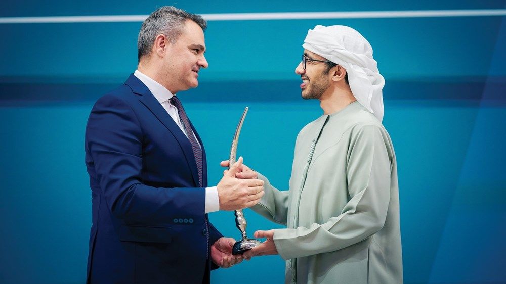 عبدالله بن زايد: بناء مستقبل مشرق يرتكز على الكفاءة والإبداع