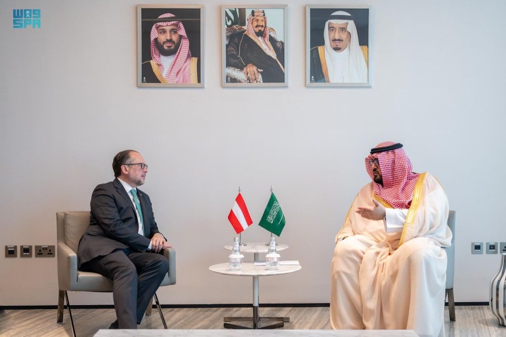 "الإبراهيم" يناقش مع وزير الخارجية النمساوي تعزيز التعاون