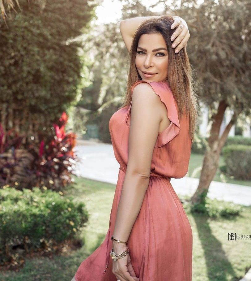 ألفت عمر صديقة نيرمين الفقي في "فوبيا"