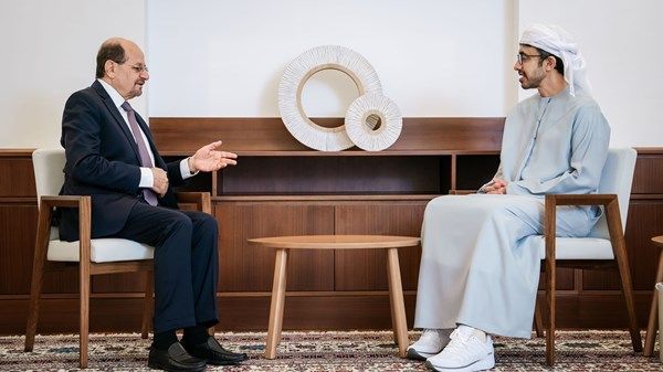 عبدالله بن زايد يستقبل وزير الخارجية وشؤون المغتربين في اليمن