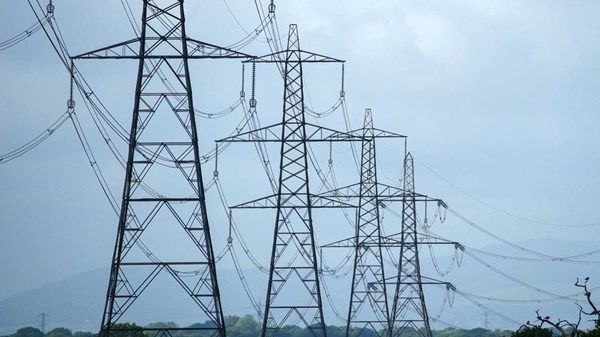 خفض فواتير الطاقة يحتل واجهة الحملة الانتخابية في بريطانيا