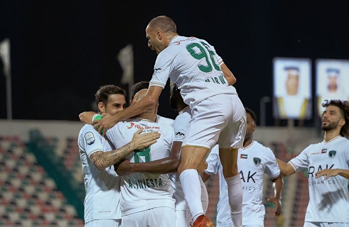 الامارات | "الصقور" ينتزع فوزا ثمينا من النصر.. ويبقي على أمل البقاء