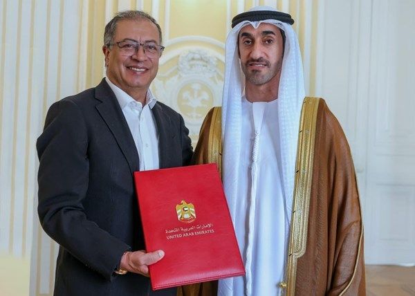 رئيس كولومبيا يتسلم أوراق اعتماد سفير الإمارات