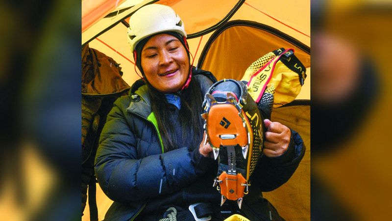 الامارات | نيبالية أسرع امرأة تتسلق قمة إيفرست