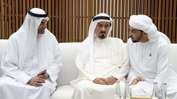 حاكما عجمان والفجيرة يقدمان واجب العزاء في حمد الخييلي